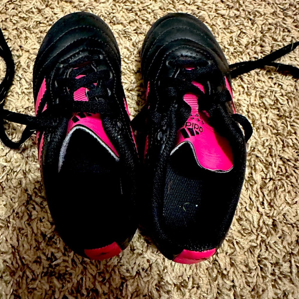 Girls cleats used only a handful of times